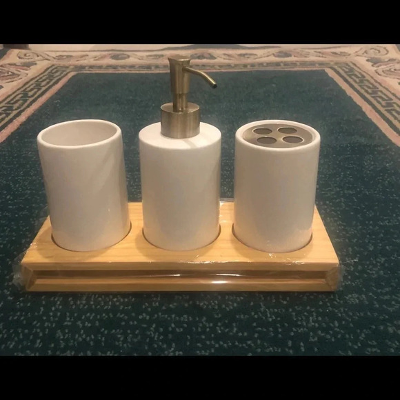 3 pc bathroom set /new with tags/white and gold - Picture 1 of 4